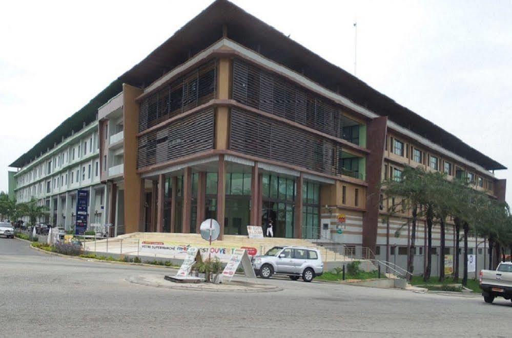 Palm Club Hotel Abidjan Exterior photo