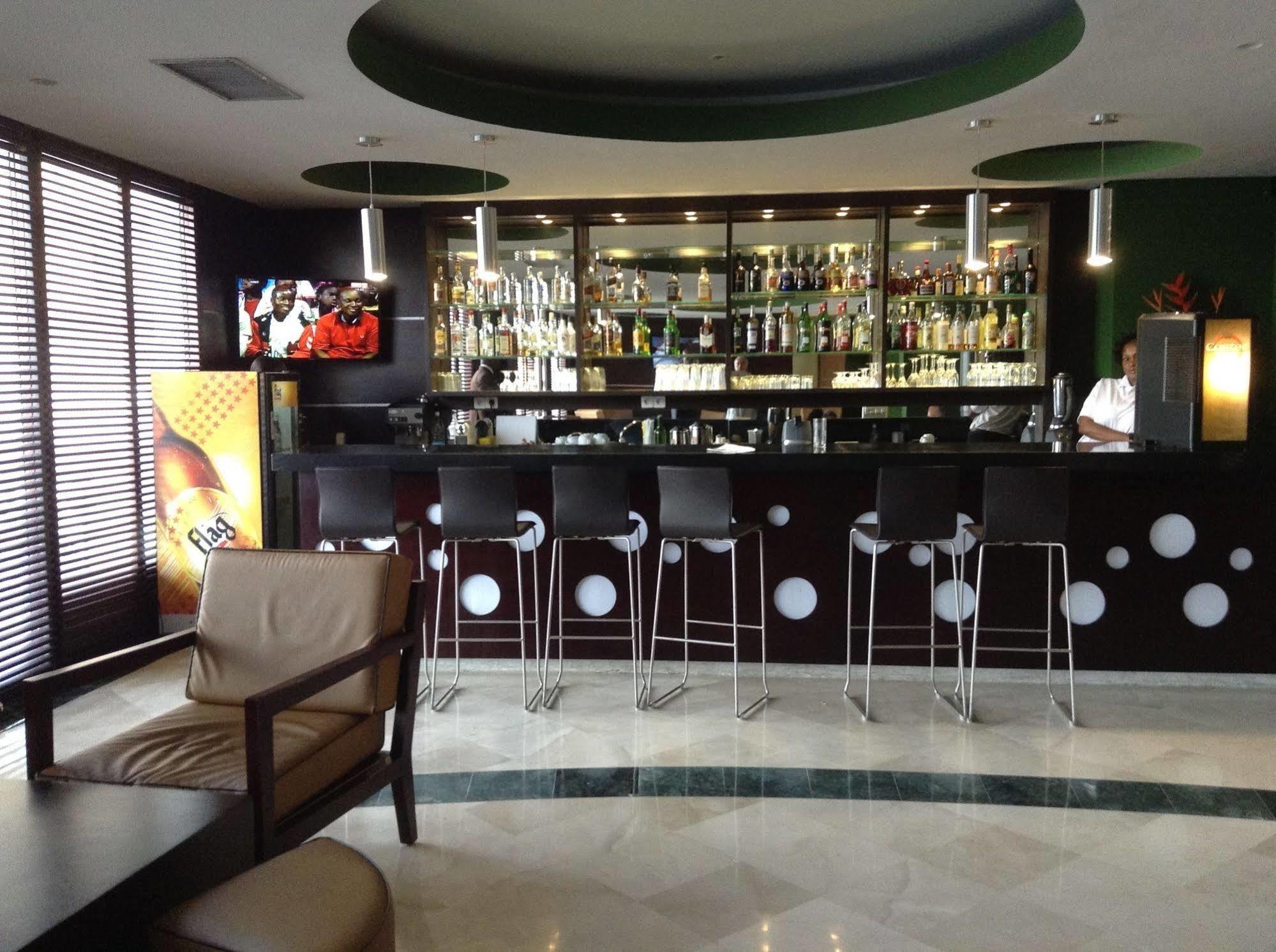 Palm Club Hotel Abidjan Exterior photo