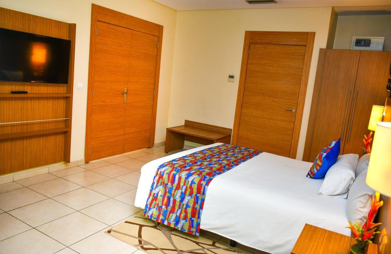 Palm Club Hotel Abidjan Exterior photo