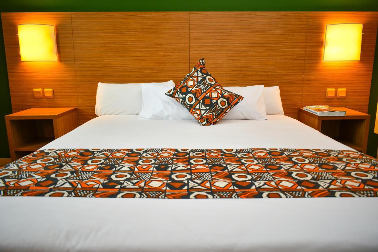 Palm Club Hotel Abidjan Exterior photo
