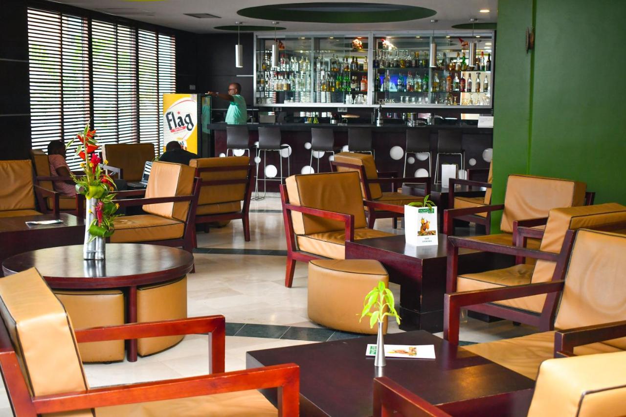 Palm Club Hotel Abidjan Exterior photo