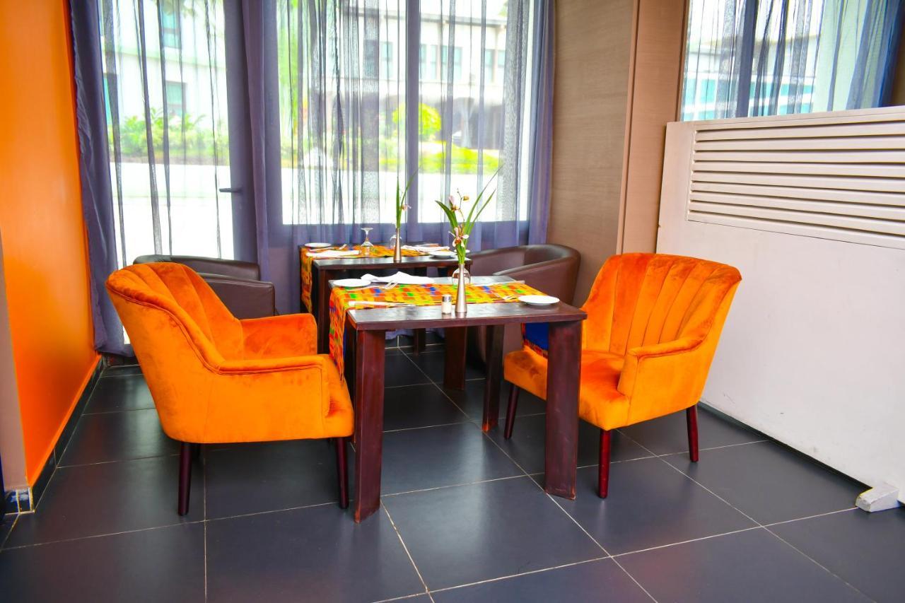 Palm Club Hotel Abidjan Exterior photo
